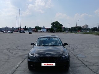 2009 BMW 5 серии 525i V (E60/E61) Рестайлинг, чёрный, 1300000 рублей, вид 2