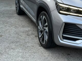 2025 Geely Monjaro I, серебристый, 3900000 рублей, вид 2