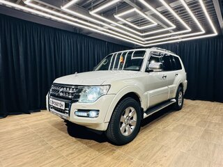 2007 Mitsubishi Pajero IV, белый, 1599000 рублей, вид 2