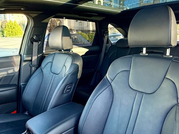 2024 Kia Sorento IV Рестайлинг, чёрный, 5500000 рублей - вид 8