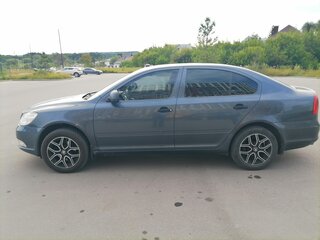 2010 Skoda Octavia II (A5) Рестайлинг, серый, 560000 рублей, вид 2