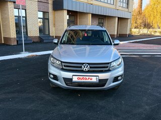 2015 Volkswagen Tiguan Euro 6 I Рестайлинг, серебристый, 1105000 рублей, вид 2