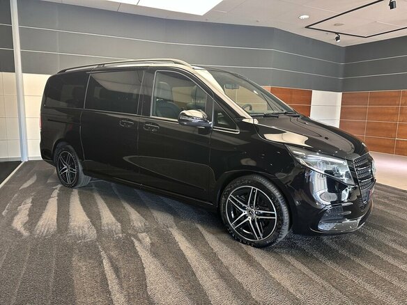 2024 Mercedes-Benz V-Класс Extra Long 300 d экстра длинный III (W447) Рестайлинг 2, чёрный, 15500000 рублей - вид 4