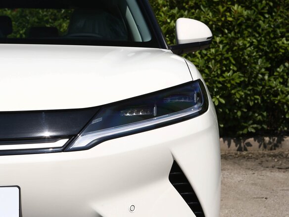 2026 BYD Yuan Up 45.12 kWh, белый, 2267007 рублей - вид 9