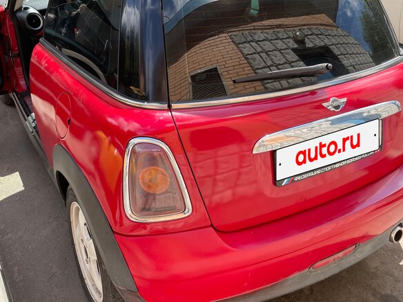 2006 Mini Hatch Cooper II (R56), красный - вид 3