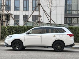 2022 Mitsubishi Outlander III Рестайлинг 3, белый, 1755444 рублей, вид 5