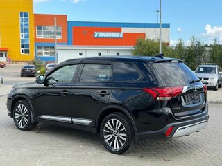 2019 Mitsubishi Outlander III Рестайлинг 3, чёрный, 2150000 рублей, вид 5