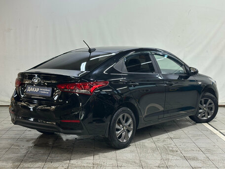 2017 Hyundai Solaris II, чёрный, 1140000 рублей, вид 3