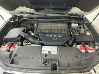 2016 Toyota Land Cruiser 200 Series Рестайлинг 2, белый, 4149000 рублей, вид 3