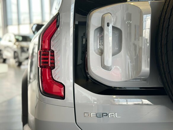 2025 Changan Deepal G318 I, серебристый, 6090000 рублей - вид 8