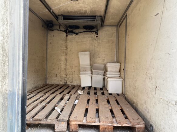 2010 Nissan Cabstar, красный, 740000 рублей - вид 4