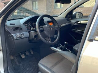 2011 Opel Astra H Рестайлинг, серебристый, 400000 рублей, вид 5