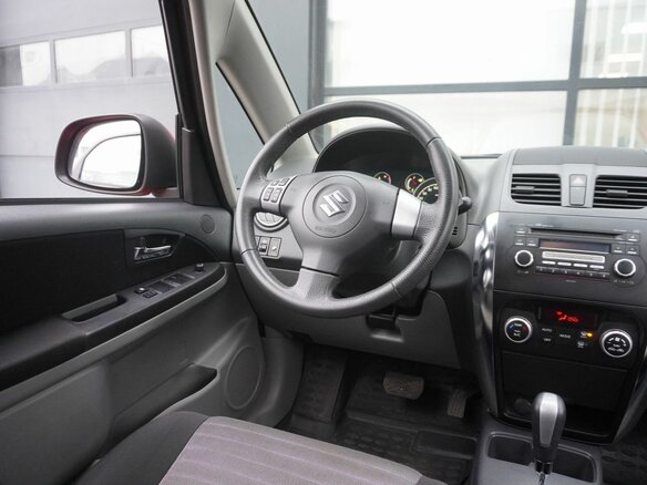 2011 Suzuki SX4 I (Classic) Рестайлинг, красный, 900000 рублей - вид 12