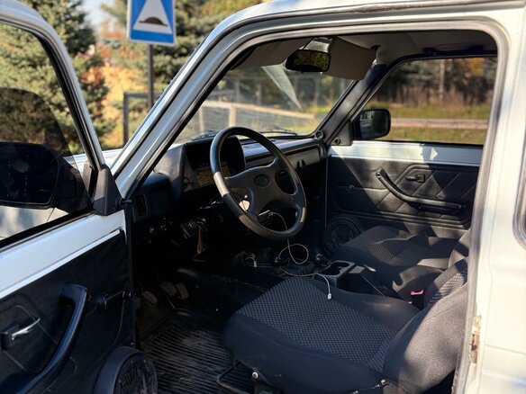 2010 Lada (ВАЗ) 2121 (4x4) I Рестайлинг, белый, 280000 рублей - вид 4