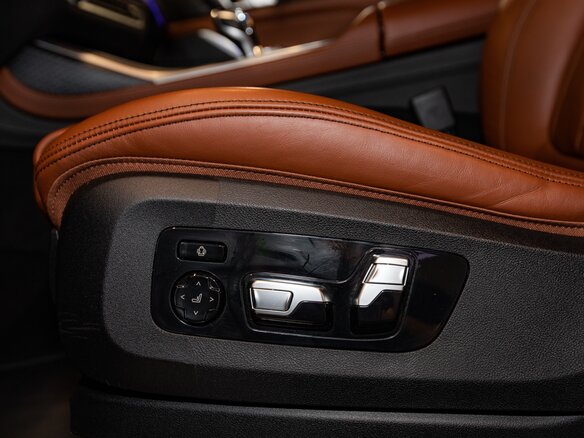 2020 BMW X7 40i I (G07), чёрный - вид 13