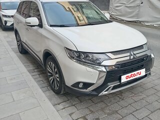 2021 Mitsubishi Outlander III Рестайлинг 3, белый, 2490000 рублей, вид 1