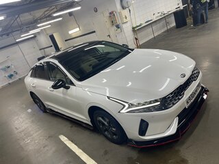 2021 Kia K5 III, чёрный, 2680000 рублей, вид 1