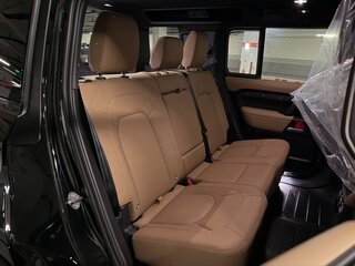 2026 Land Rover Defender 110 II, чёрный, 16500000 рублей, вид 4