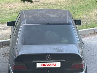 1990 Mercedes-Benz W124 260, чёрный, 400000 рублей, вид 3