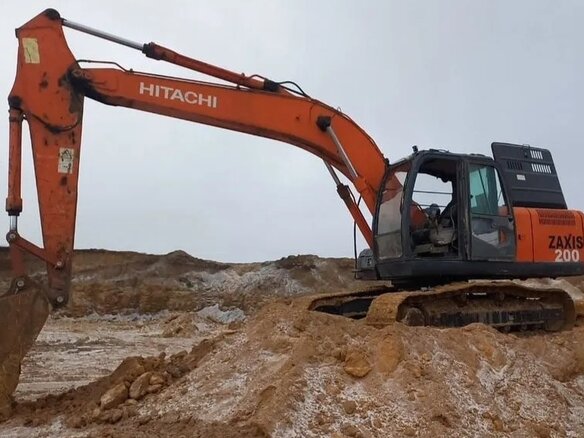 2012 Hitachi ZX200, красный, 3000000 рублей