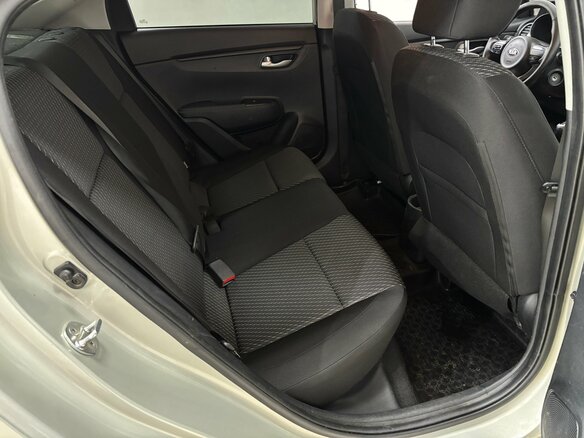 2018 Kia Rio IV, бежевый, 895000 рублей - вид 14