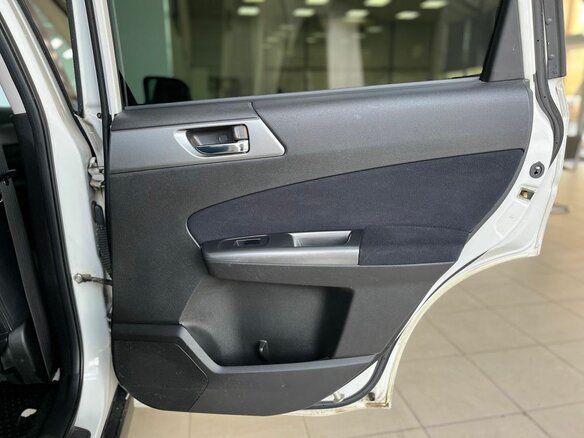 2012 Subaru Forester III Рестайлинг, белый, 1094000 рублей - вид 27