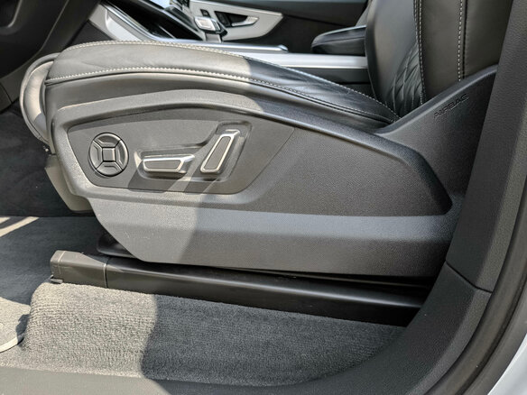 2020 Audi Q7 55 TFSI II (4M) Рестайлинг, белый, 5185000 рублей - вид 26