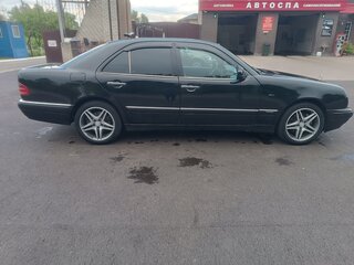 1997 Mercedes-Benz E-Класс 230 II (W210, S210), чёрный, 470000 рублей, вид 5