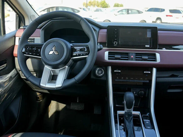 2026 Mitsubishi Xpander Cross I Рестайлинг, чёрный - вид 7