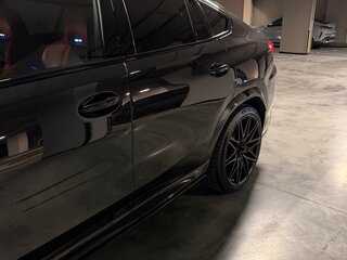 2021 BMW X6 M Competition III (F96), чёрный, 11000000 рублей, вид 2