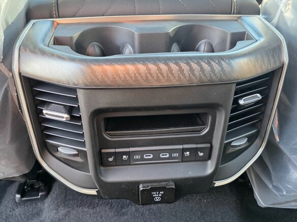2026 Ram 1500 Crew Cab V Рестайлинг, серый, 10600000 рублей - вид 18