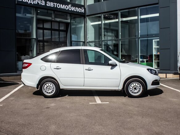 2026 Lada (ВАЗ) Granta I Рестайлинг, белый, 1017000 рублей - вид 10