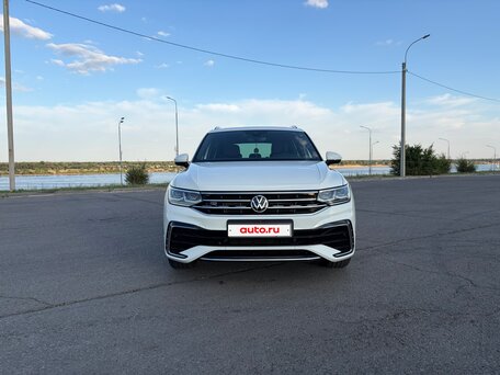 2021 Volkswagen Tiguan II Рестайлинг, белый, 3930000 рублей, вид 2