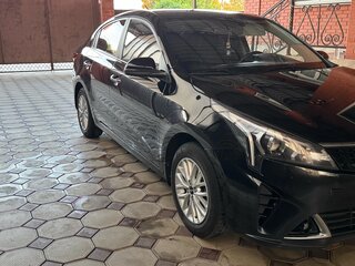 2021 Kia Rio IV Рестайлинг, чёрный, 1750000 рублей, вид 2