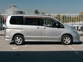 2008 Nissan Serena III (C25), серый, 745000 рублей, вид 4