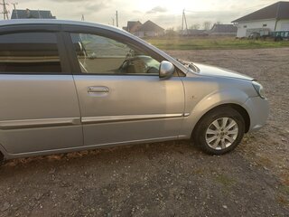 2010 Kia Rio II Рестайлинг, серебристый, 460000 рублей, вид 4
