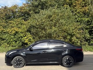 2020 Kia Rio IV, чёрный, 1760000 рублей, вид 4