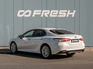 2019 Toyota Camry VIII (XV70), белый, 2990000 рублей, вид 2