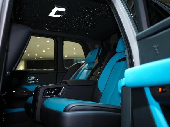 2025 Rolls-Royce Cullinan Black Badge I Рестайлинг (Series II), чёрный, 49000000 рублей - вид 24