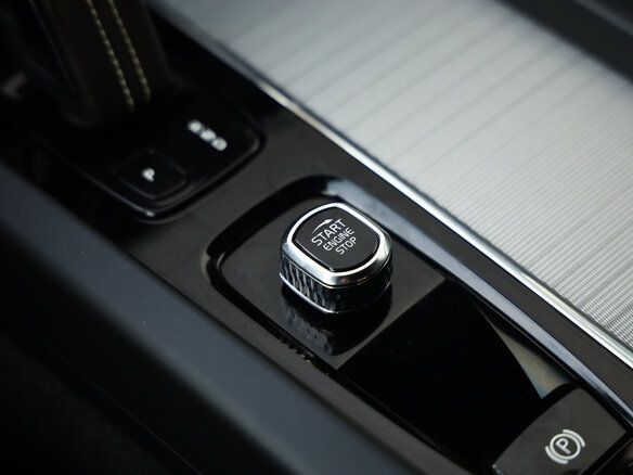 2021 Volvo XC60 II Рестайлинг, синий, 4399000 рублей - вид 21