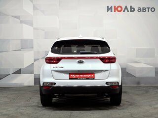 2019 Kia Sportage IV Рестайлинг, белый, 2450000 рублей, вид 5