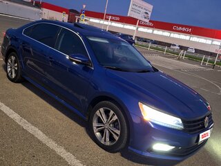 2016 Volkswagen Passat (North America and China) I Рестайлинг, синий, 1900000 рублей, вид 1