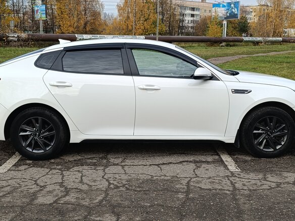 2019 Kia Optima IV Рестайлинг, белый, 1330000 рублей - вид 7