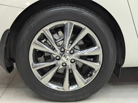 2019 Kia Carnival III, белый - вид 17