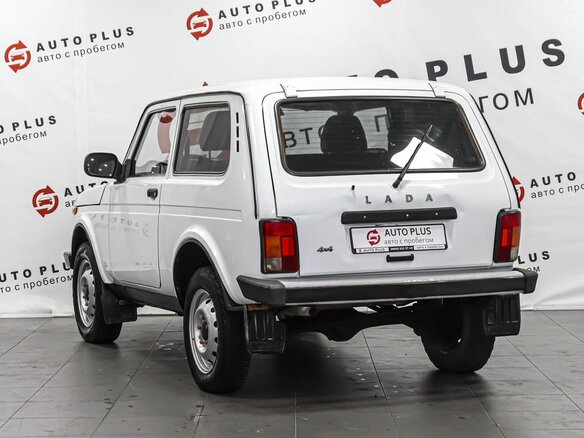 2017 Lada (ВАЗ) 2121 (4x4) I Рестайлинг, белый, 549000 рублей - вид 1