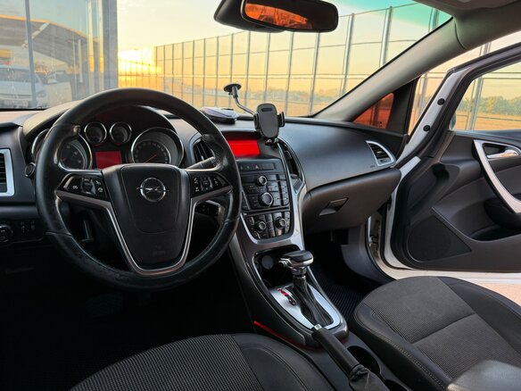 2012 Opel Astra J Рестайлинг, белый, 680000 рублей - вид 7