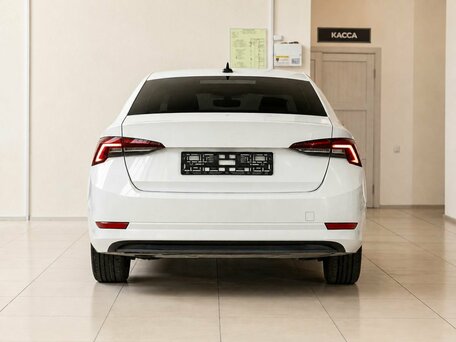 2021 Skoda Octavia IV (A8), белый, 2250000 рублей, вид 5