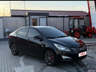 2015 Hyundai Solaris I Рестайлинг, чёрный, 650000 рублей, вид 4