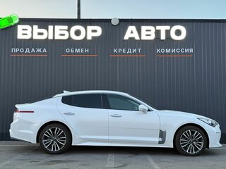 2018 Kia Stinger I, белый, 2440000 рублей, вид 3