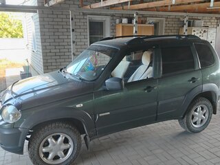 2015 Chevrolet Niva I Рестайлинг, серый, 650000 рублей, вид 2